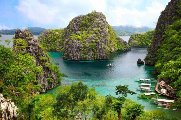 10 Places To Visit In The Philippines Before You Turn 30